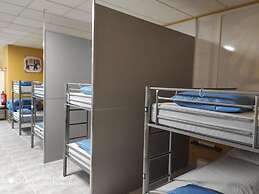 Albergue Arraigos - Hostel