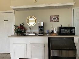 American Inn And Suites