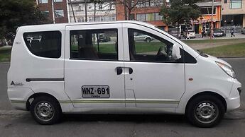 American Deluxe Hotel BC