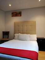 American Deluxe Hotel BC