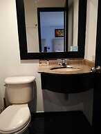 American Deluxe Hotel BC