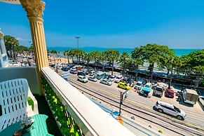 Happy Vikings - Beachfront