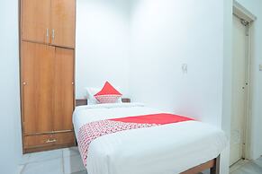 OYO 150 Harmoni Residence