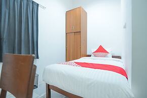 OYO 150 Harmoni Residence