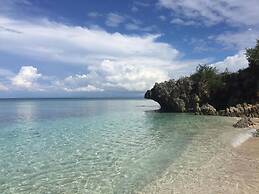 Avila's Horizon Dive Resort