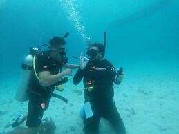 Avila's Horizon Dive Resort