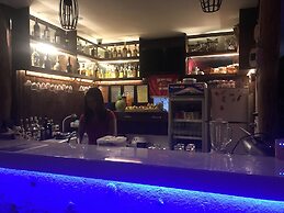 Avila's Horizon Dive Resort