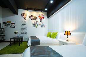 Yizhong Street Meets Summer