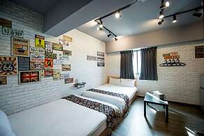 Yizhong Street Meets Summer