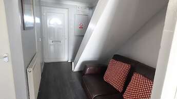 Huku Kwetu - Brentwood Townhouse