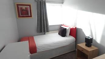 Huku Kwetu - Brentwood Townhouse