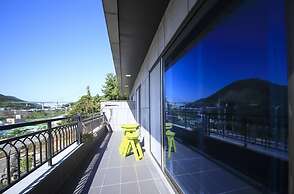 Pyramid Red Clay Pension