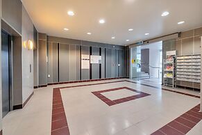 Cute and Central 15th Floor City Apartment