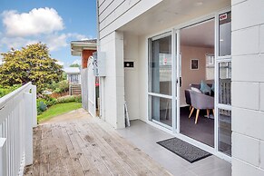 Sunny Three Bedroom Pakuranga Delight