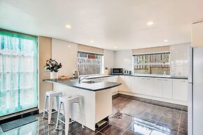 Sunny Three Bedroom Pakuranga Delight