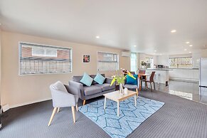 Sunny Three Bedroom Pakuranga Delight