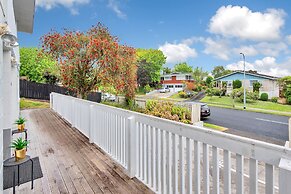 Sunny Three Bedroom Pakuranga Delight