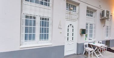 Váci Design Apartment - hostAID