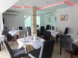Blackwood Hotel