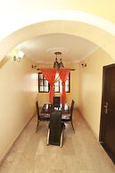Carleton Hotel & Suites