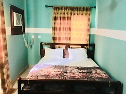 Cossy Hotel & Suite