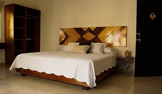 Stay Tropical Downtown Studios