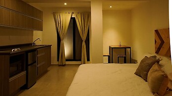 Stay Tropical Downtown Studios