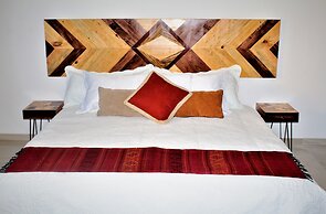 Stay Tropical Downtown Studios