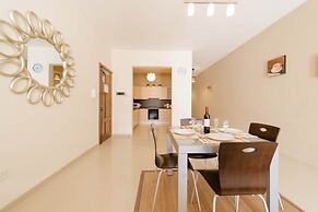 Luxury Holiday Apartment IN Qawra