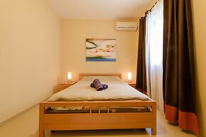 Luxury Holiday Apartment IN Qawra