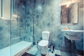 Charming Seafront Apartment, Perfect for Families