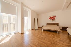 Charming Seafront Apartment, Perfect for Families