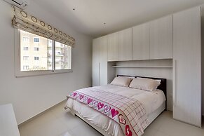 Luxury 2 Bedroom Penthouse in St Julians