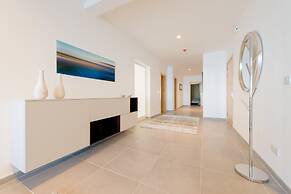 THE Ultimate Luxury, Sliema With Pool