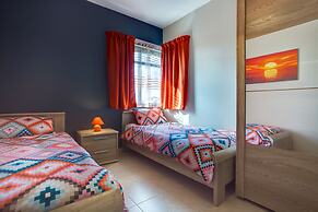 Modern Apt Overlooking Green Area