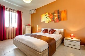 Modern Apt Overlooking Green Area