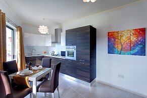 Modern Apt Overlooking Green Area