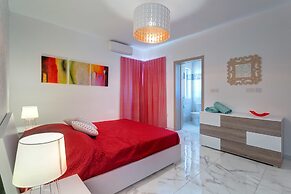 Marvellous 2 Bedroom Apartment by the Sea