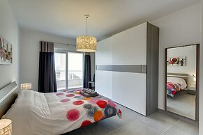 Pure Luxury Apartment With Pool