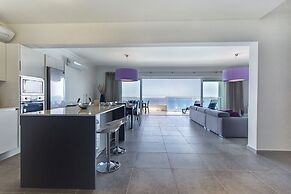 Pure Luxury Apartment With Pool