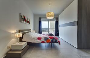 Pure Luxury Apartment With Pool