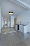 Pure Luxury Apartment With Pool