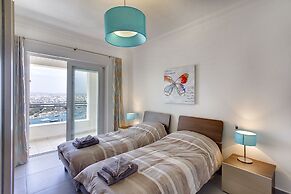 Pure Luxury Apartment With Pool