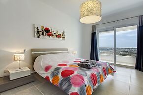 Pure Luxury Apartment With Pool