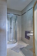 Pure Luxury Apartment With Pool