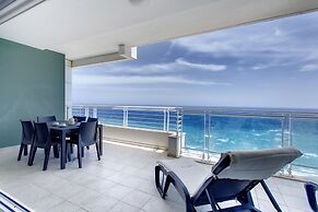 Pure Luxury Apartment With Pool