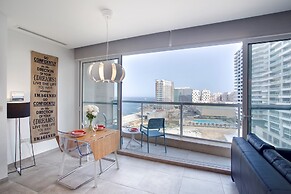 Modern Seaview Apartment In a Prime Location