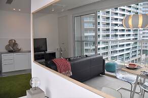 Modern Seaview Apartment In a Prime Location