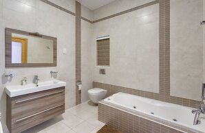 Luxury Apartment IN Fort Cambridge With Pool