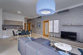 Luxury Apartment IN Fort Cambridge With Pool